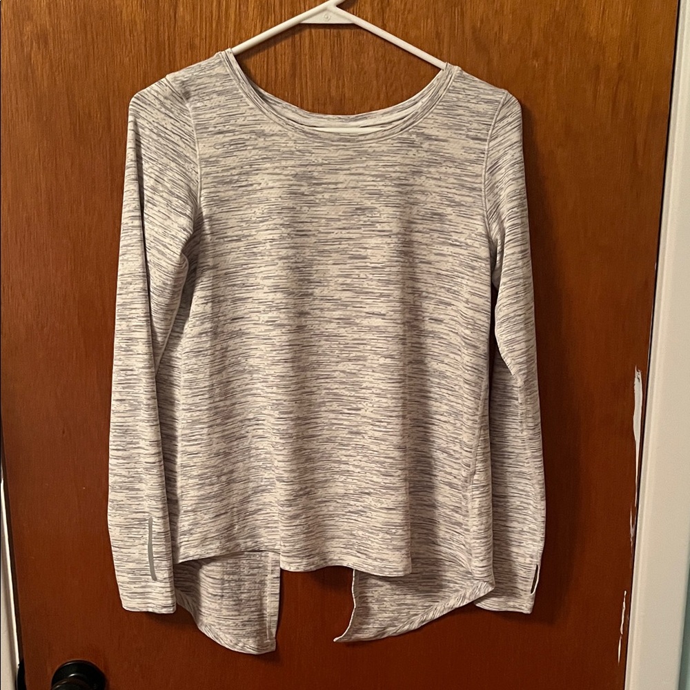 ZYIA Long Sleeve Top with peek-a-boo back😍